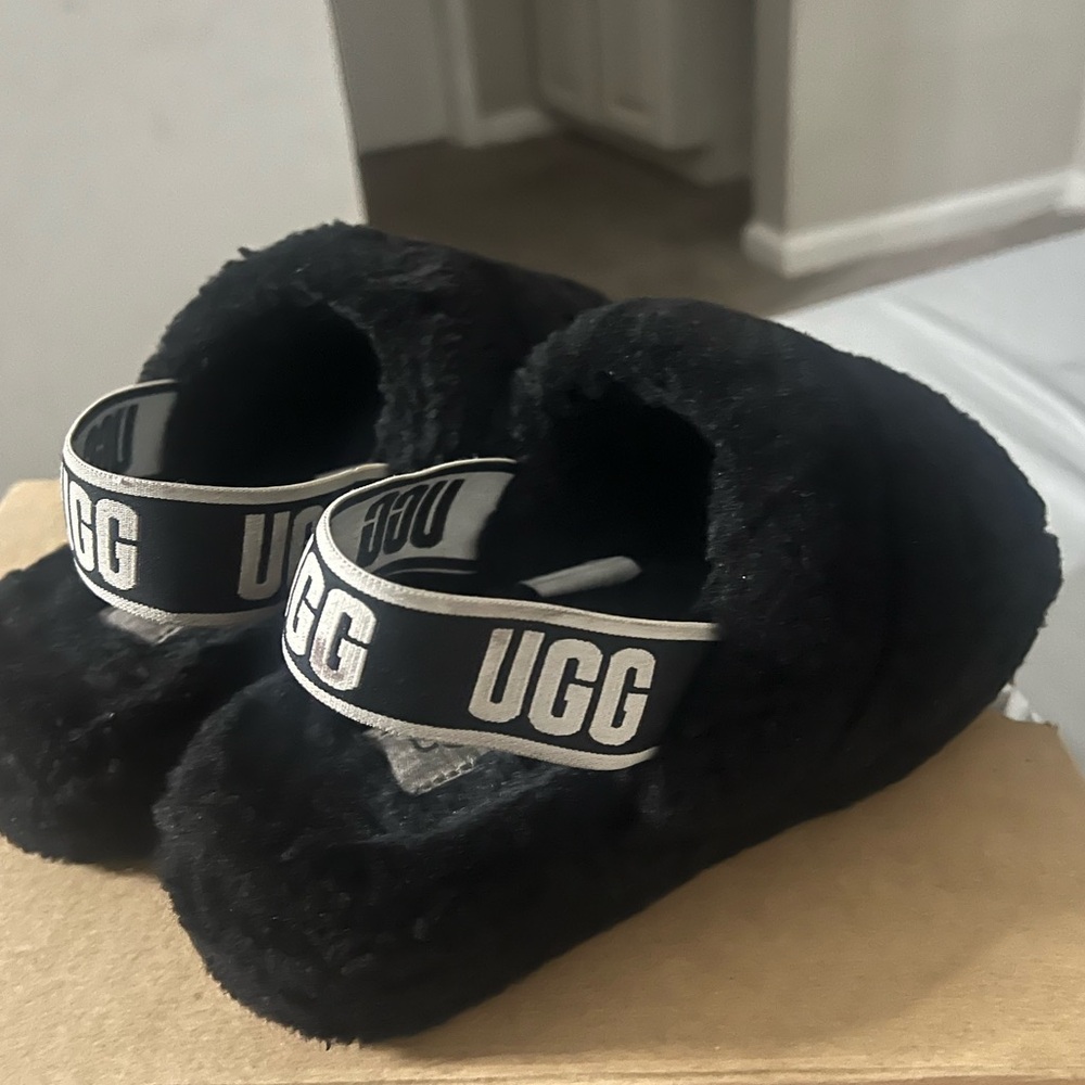 UGG Slides